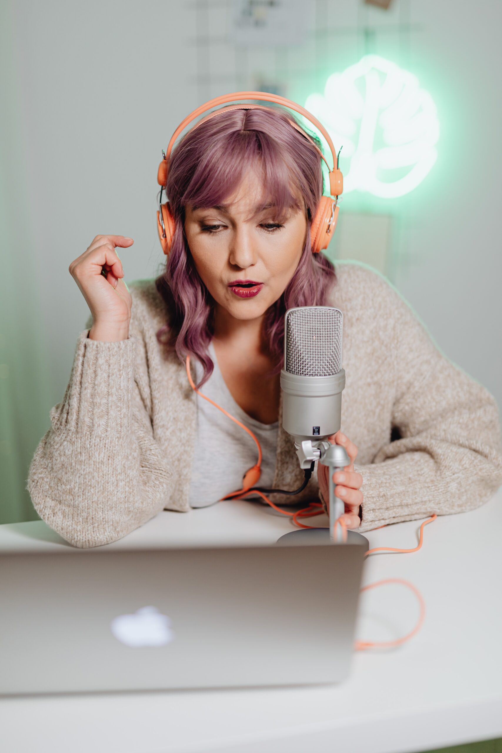 Influencer recording her podcast.